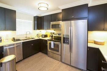 Hotel Silver Sands Condominiums