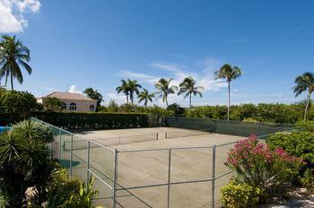 Hotel Silver Sands Condominiums
