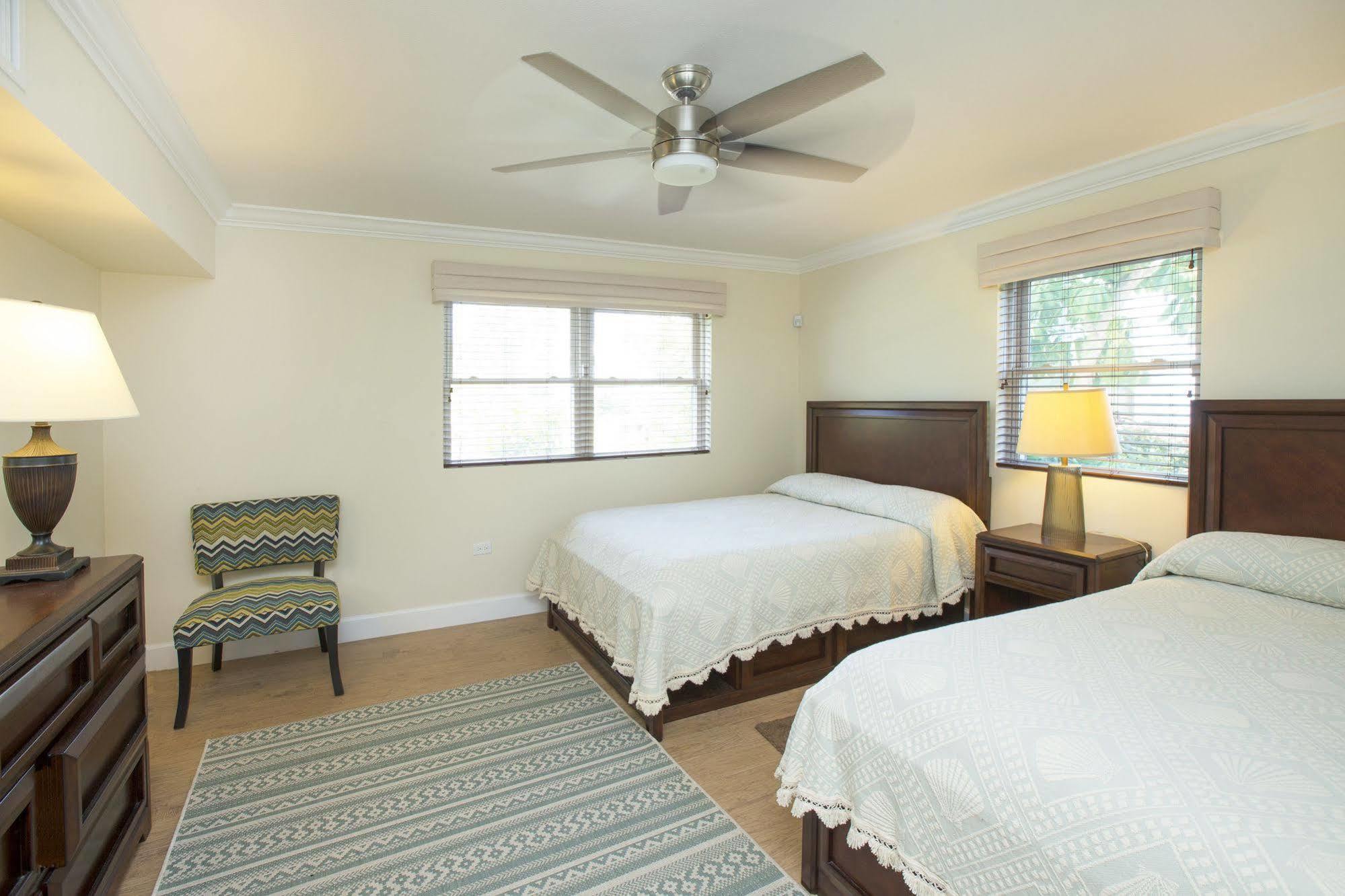 Silver Sands Condominiums Hotel West Bay