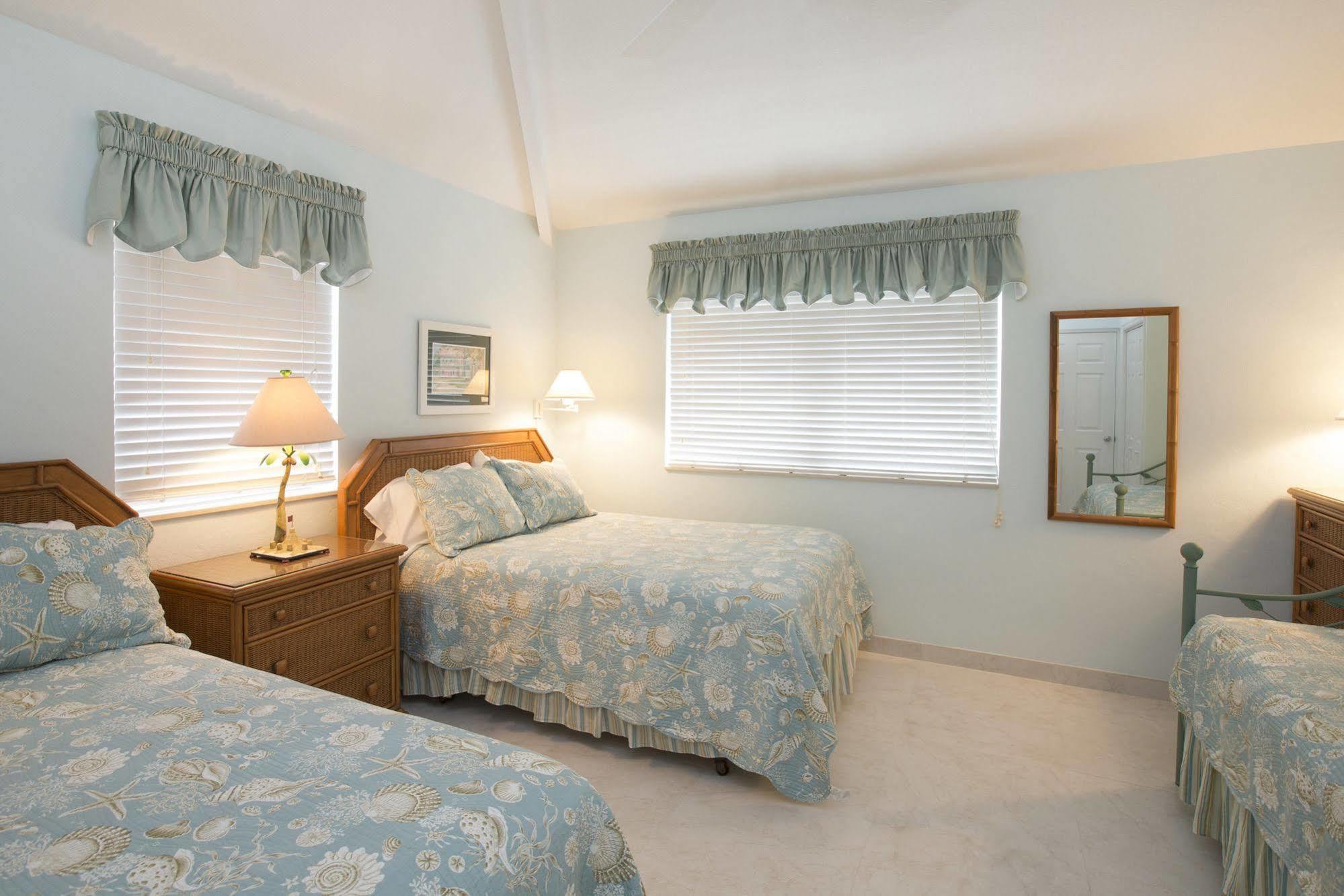 Silver Sands Condominiums Hotel 4*